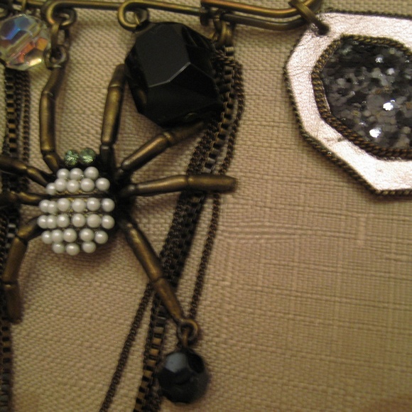 HANDCRAFTED 5 & 3/8" BROOCH Brass Pearl Spider - Picture 4 of 8